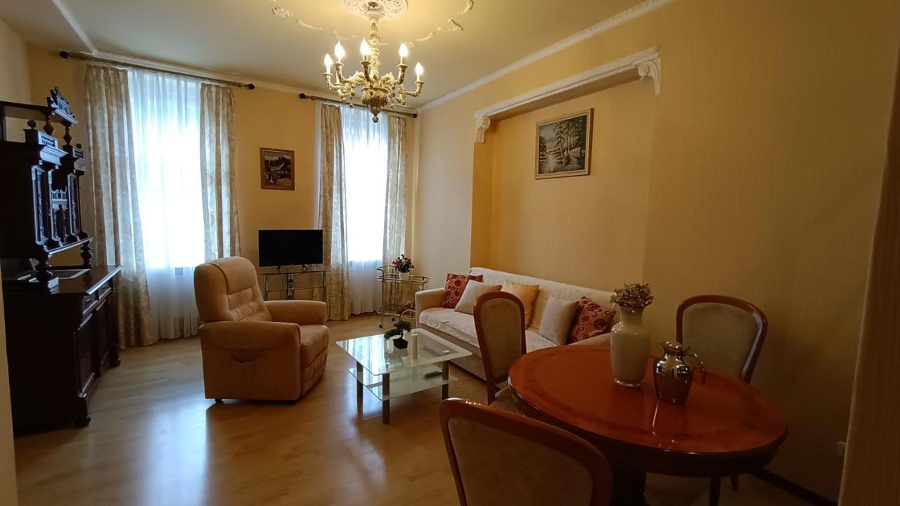 Apartments Stubsi With Colonnade View Karlovy Vary Kültér fotó